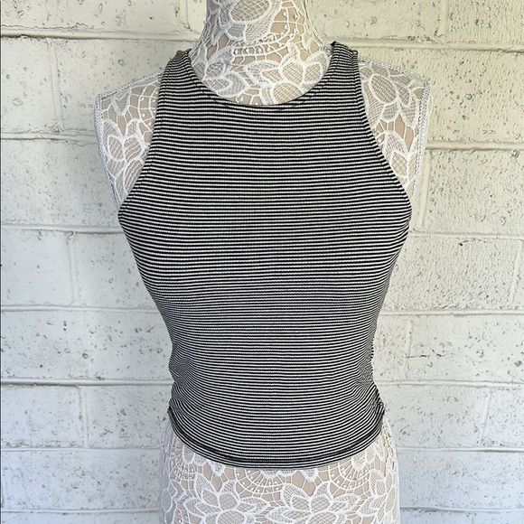 Aeropostale Black and White Striped Ribbed Crop Tank Top - Picture 1 of 6